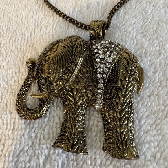 Unsigned Jewelry - Vintage Brass Elephant Diamond Like Rhinestones Statement Necklace